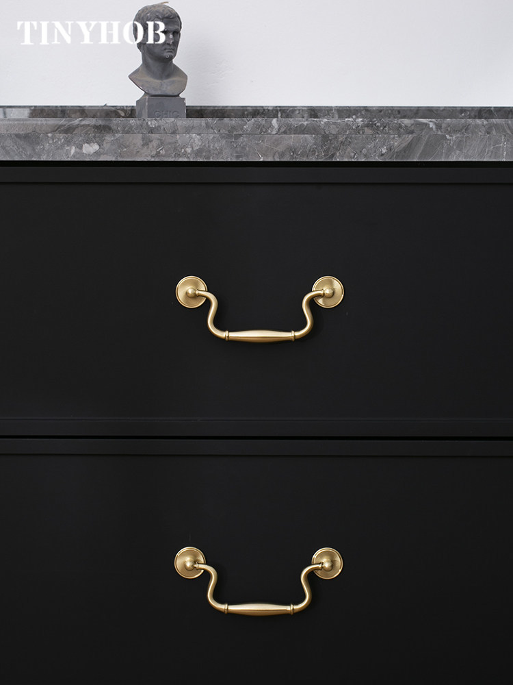 高級ヴィンテージ真鍮製ドロップベイルプル、アンティークゴール - Furniture Hardware Drop Pulls のレビューと価格