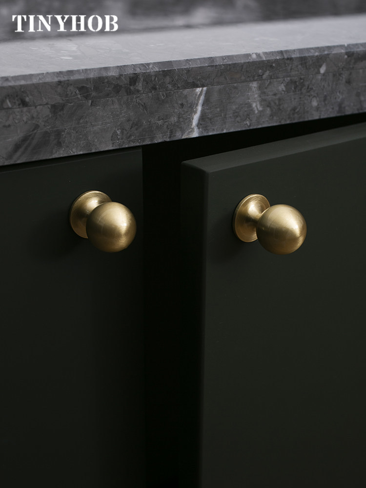 高級ヴィンテージ真鍮製ドロップベイルプル、アンティークゴール - Furniture Hardware Drop Pulls のレビューと価格